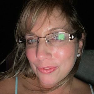 Meet your Posher, Stefanie